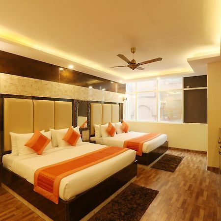 Plazzo Hotel นิวเดลี ภายนอก รูปภาพ