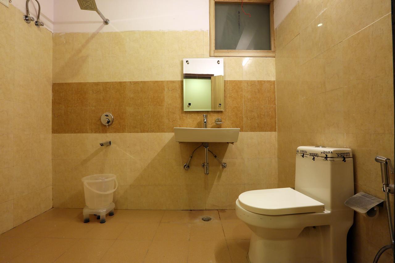Plazzo Hotel นิวเดลี ภายนอก รูปภาพ